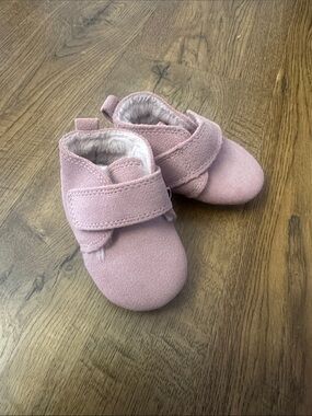 Zutano Baby Shoes Size 6M Pink Suede-Like Fur Lined Bootie